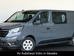 Grau Gebraucht 2025 Renault Trafic Van | 39.970 € (Fairer Preis)