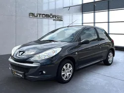 Grau Gebraucht 2010 Peugeot 206+ Basis Kleinwagen | 4.999 €