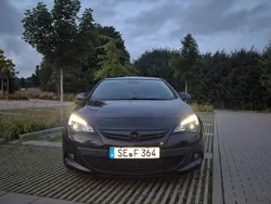 Schwarz Gebraucht 2012 Opel Astra GTC S Limousine | 6.200 € (Fairer Preis)
