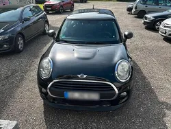 Schwarz Gebraucht 2016 Mini ONE Kleinwagen | 9.000 €