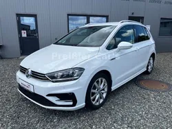 Weiß Gebraucht 2017 VW Golf Sportsvan Highline Van / Kleinbus | 13.950 € (Fairer Preis)