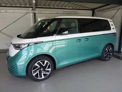 Grün Gebraucht 2023 VW ID. Buzz Pro Van | 68.721 €
