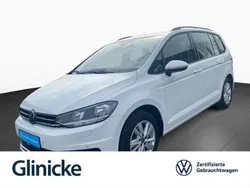 Weiß Gebraucht 2024 VW Touran Comfortline Van / Kleinbus | 29.833 € (Guter Preis)