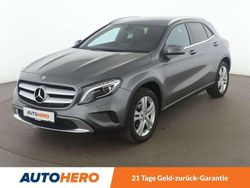 Grau Gebraucht 2016 Mercedes GLA200 Urban SUV | 21.340 € (Etwas zu teuer)