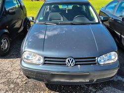 Grau Gebraucht 2003 VW Golf IV Kleinwagen | 500 € (Guter Preis)