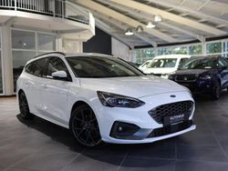 Weiß Gebraucht 2020 Ford Focus ST Limousine | 22.980 € (Fairer Preis)