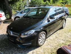 Schwarz Gebraucht 2016 Mercedes B180 Van / Kleinbus | 6.390 € (Fairer Preis)