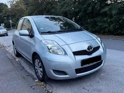 Silber Gebraucht 2009 Toyota Yaris Kleinwagen | 6.990 € (Etwas zu teuer)