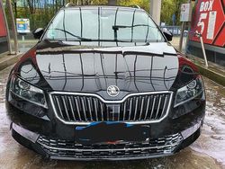 Schwarz Gebraucht 2016 Skoda Superb Style Kombi | 15.600 € (Fairer Preis)