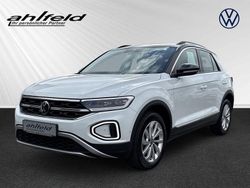Pur whiteschwarz Gebraucht 2023 VW T-Roc Style SUV | 24.240 € (Fairer Preis)