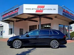 Mythosschwarzmetallic Gebraucht 2024 VW Golf VIII Kombi | 22.500 € (Guter Preis)