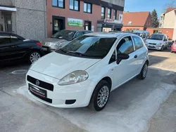 Weiß Gebraucht 2012 Fiat Grande Punto Kleinwagen | 3.990 € (Etwas zu teuer)