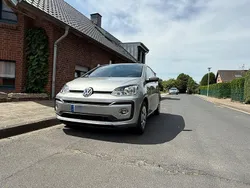 Grau Gebraucht 2016 VW up! Edition Kleinwagen | 7.900 € (Fairer Preis)