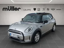 Melting silver iii Gebraucht 2024 Mini Cooper Essential Kleinwagen | 25.930 € (Teuer)