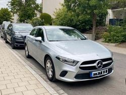 Grau Gebraucht 2020 Mercedes A180 Progressive Limousine | 23.500 € (Etwas zu teuer)