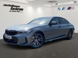 Skyscraper grau Gebraucht 2024 BMW 330 M Sport Limousine | 43.900 € (Etwas zu teuer)