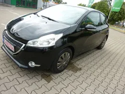Schwarz Gebraucht 2013 Peugeot 208 Active Kleinwagen | 3.900 € (Fairer Preis)