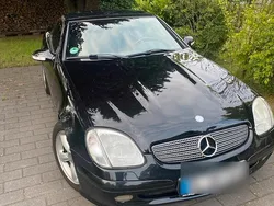 Schwarz Gebraucht 2001 Mercedes SLK200 Cabrio | 3.199 € (Fairer Preis)
