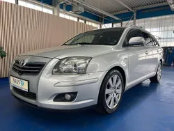 Silber Gebraucht 2009 Toyota Avensis Team Kombi | 3.200 €