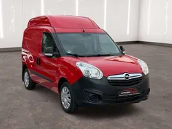 Rot Gebraucht 2018 Opel Combo Van / Kleinbus | 13.790 € (Etwas zu teuer)