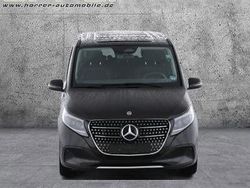 Obsidianschwarz metallic Gebraucht 2024 Mercedes V300 Avantgarde Van / Kleinbus | 63.890 € (Etwas zu teuer)