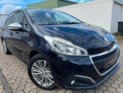 Violett Gebraucht 2017 Peugeot 208 Kleinwagen | 5.550 € (Fairer Preis)