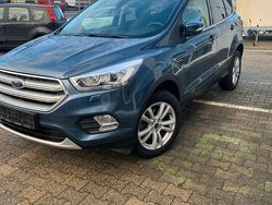 Blau Gebraucht 2018 Ford Kuga Cool & Connect SUV | 14.900 € (Fairer Preis)