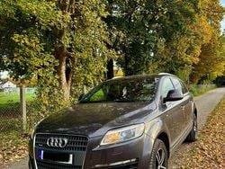 Grau Gebraucht 2007 Audi Q7 SUV | 7.500 € (Fairer Preis)