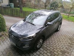 Grau Gebraucht 2016 Hyundai Tucson SUV | 15.650 € (Guter Preis)