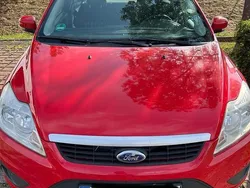Rot Gebraucht 2009 Ford Focus Limousine | 2.400 € (Superpreis)