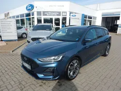 Blau Gebraucht 2023 Ford Focus ST-Line X Limousine | 27.990 € (Teuer)