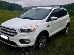 Weiß Gebraucht 2017 Ford Kuga SUV | 16.000 € (Etwas zu teuer)