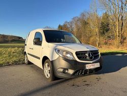 Weiß Gebraucht 2015 Mercedes Citan 109 Van / Kleinbus | 8.300 € (Fairer Preis)