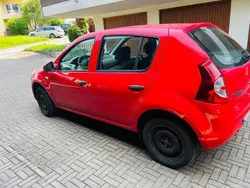 Rot Gebraucht 2010 Dacia Sandero Kleinwagen | 900 €