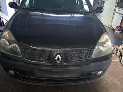 Schwarz Gebraucht 2003 Renault Clio II Kleinwagen | 500 €