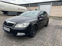 Schwarz Gebraucht 2012 Skoda Octavia Ambition Kombi | 4.899 € (Etwas zu teuer)