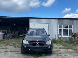 Schwarz Gebraucht 2005 Mercedes ML320 Style SUV | 3.200 €