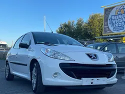 Weiß Gebraucht 2011 Peugeot 206+ Kleinwagen | 2.699 € (Guter Preis)