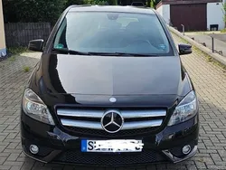 Schwarz Gebraucht 2012 Mercedes B200 Van / Kleinbus | 10.500 € (Guter Preis)