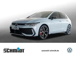 Crystalicebluemetallic Gebraucht 2024 VW Golf VIII Style Limousine | 38.460 € (Superpreis)