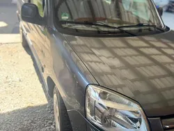 Grau Gebraucht 2005 Citroën Berlingo Van / Kleinbus | 900 € (Superpreis)