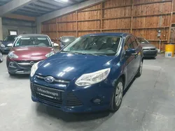 Blau Gebraucht 2014 Ford Focus Ambiente Kombi | 3.690 € (Guter Preis)
