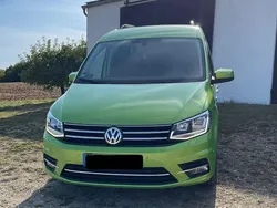 Grün Gebraucht 2019 VW Caddy Highline Van / Kleinbus | 23.900 € (Fairer Preis)