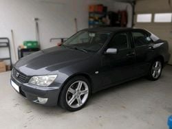 Grau Gebraucht 2005 Lexus IS200 Limousine | 4.999 €