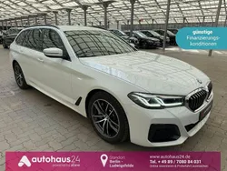 Weiß Gebraucht 2021 BMW 530 M Sport Limousine | 37.990 € (Fairer Preis)
