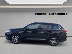 Pantherschwarz (p) Gebraucht 2017 Mitsubishi Outlander Plus SUV | 17.348 € (Fairer Preis)