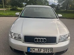 Grau Gebraucht 2001 Audi A4 Limousine | 2.599 € (Fairer Preis)