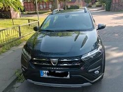 Grau Gebraucht 2022 Dacia Sandero Essentiel Kleinwagen | 17.500 € (Fairer Preis)