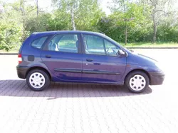 Blau Gebraucht 2001 Renault Scénic Van / Kleinbus | 3.000 €