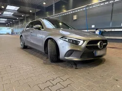 Grau Gebraucht 2019 Mercedes A180 Kleinwagen | 23.700 € (Etwas zu teuer)